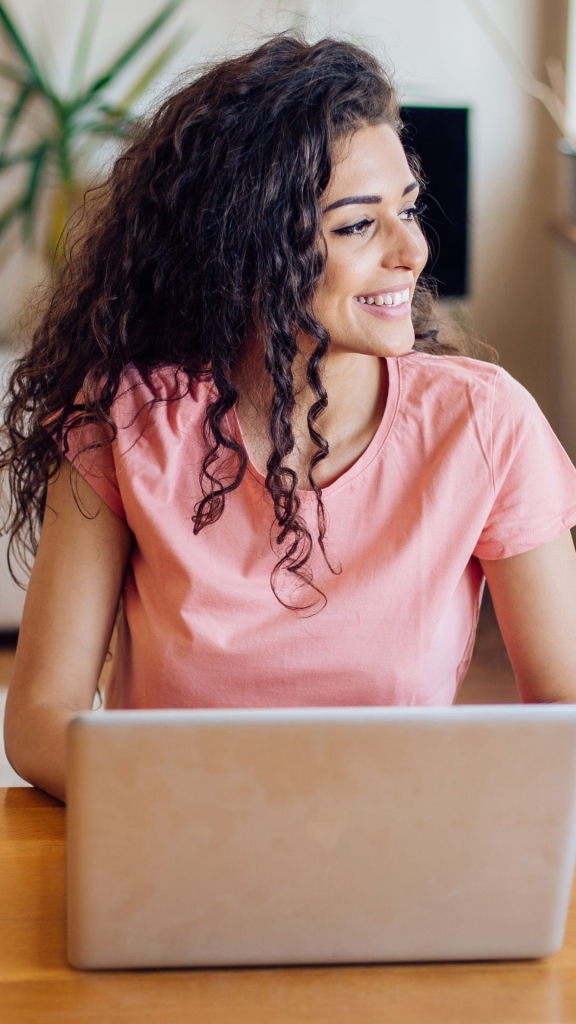 marketing-for-small-business, woman-with-laptop