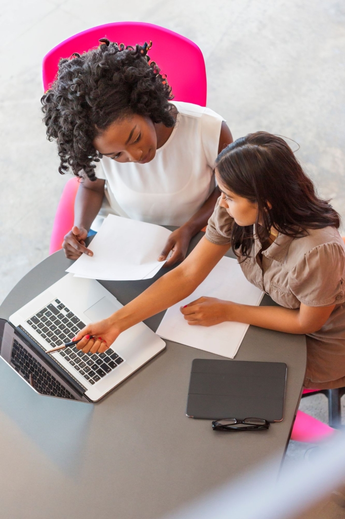 photography-marketing, women-working-together